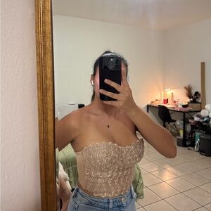 Elegant Lace Strapless Top